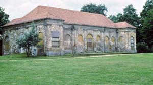 Abb. 12: Die Orangerie vor der Sanierung, Oktober 2000