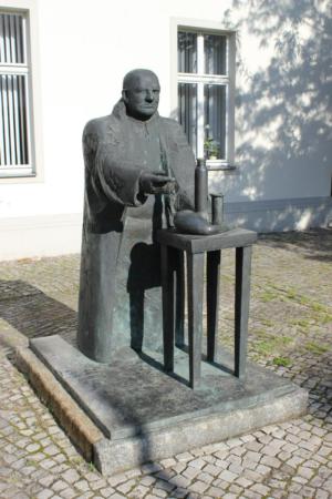 Abb. 21: Denkmal für Friedlieb Ferdinand Runge