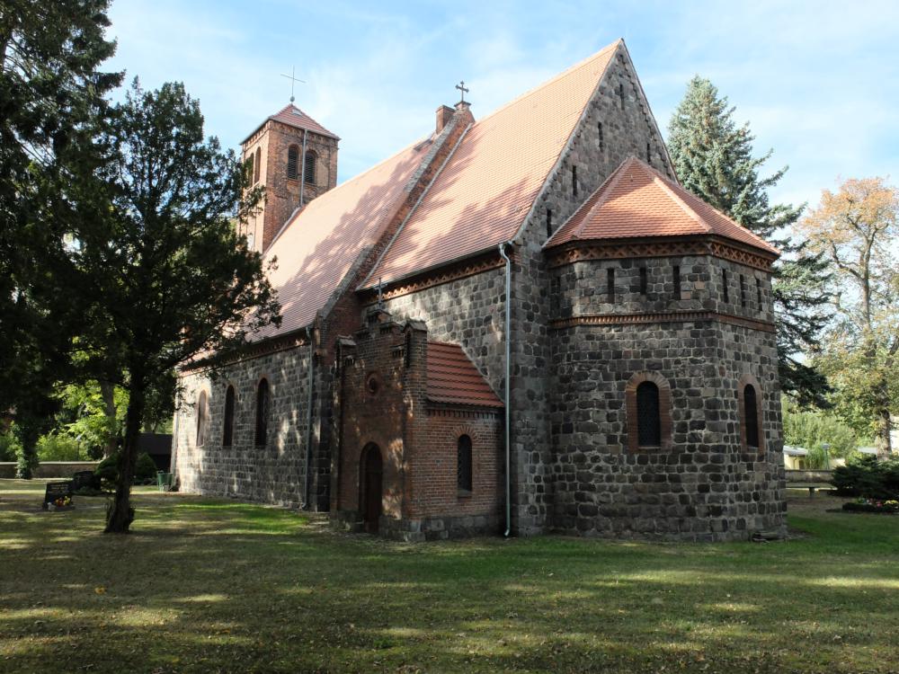 Abb. 6: Dorfkirche in Ladeburg