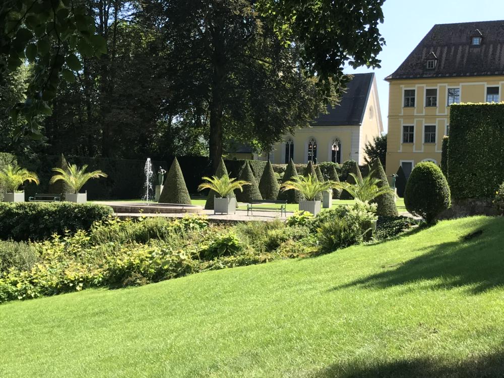 Abb. 16: Schlosspark mit Kegeleiben