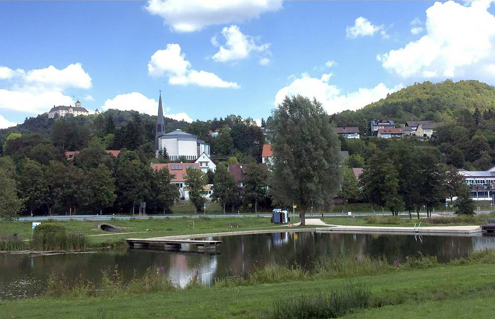 Abb. 28: Heiligenstädter See mit Burg Greifenstein im Hintergrund