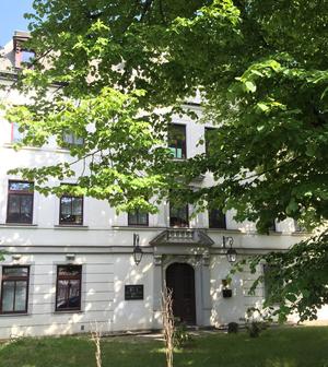 Ehemailges Wohnhaus des Müllers mit Gedenktafel an die Völkerschlacht