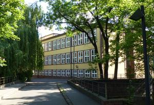 Max-Klinger-Schule im Bauhausstil