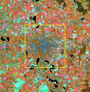 Abbildung 1: Gesamtübersicht der Stadt Leipzig mit Teilen der umliegenden Leipziger Tieflandsbucht als Ausschnitt einer Satellitenszene des LANDSAT 5 / Thematic Mapper  vom 01.05.2011 unter Verwendung der Spektralbänder 4, 5, 3 in der Falschfarbdarstellung. Das Untersuchungsgebiet ist mit einem gelben Rahmen markiert.