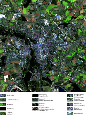Abbildung 2: Bildausschnitt aus der RapidEye Satellitenszene des Inventarisierungsgebietes vom 27. Juni 2011 in RGB-Darstellung (R: Rot, G: Grün, B: Blau) der Kanäle 3, 2, 1 (Echtfarbdarstellung) mit Legende, verändert nach Schönfelder (2000)