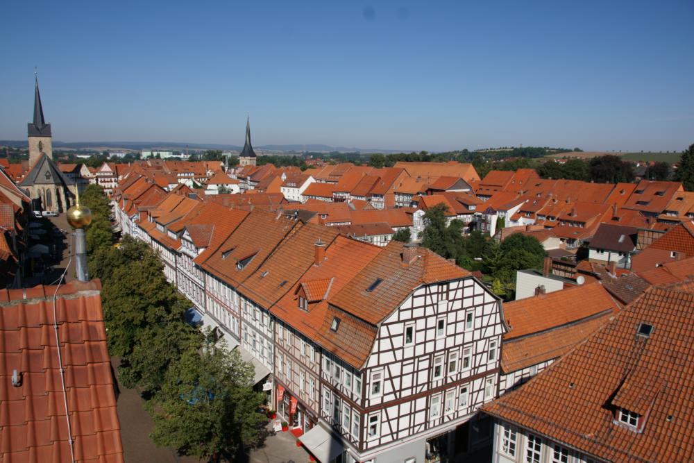 Blick vom Turm des Historischen Rathauses auf die Dachlandschaft der Altstadt von Duderstadt
