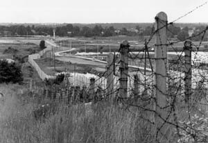 Abb. 6: Berliner Mauer bei Lübars, Blankenfelder Chaussee, Juli 1969