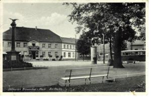 Abb. 1: Marktplatz von Biesenthal mit dem Hotel Zum Goldenen Stern, Ansichtskarte von 1937