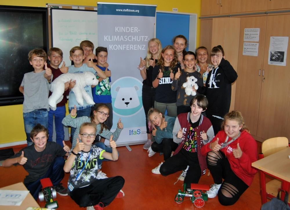 Abb. 3: Teilnehmende Schülerinnen und Schüler der Kinderklimaschutzkonferenz 2019 an der Grundschule Wandlitz