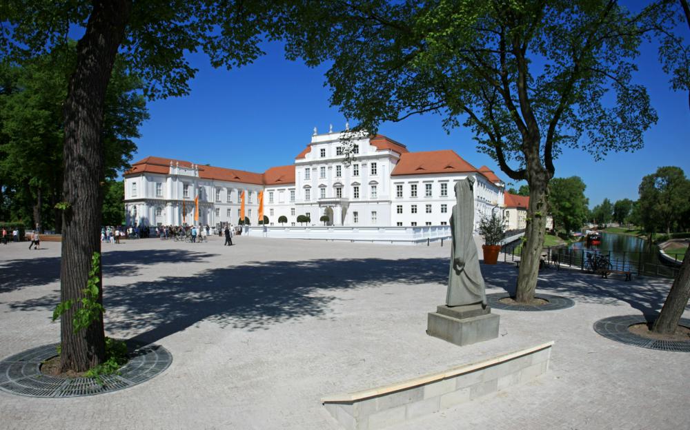 Abb. 1: Der Oranienburger Schlossplatz