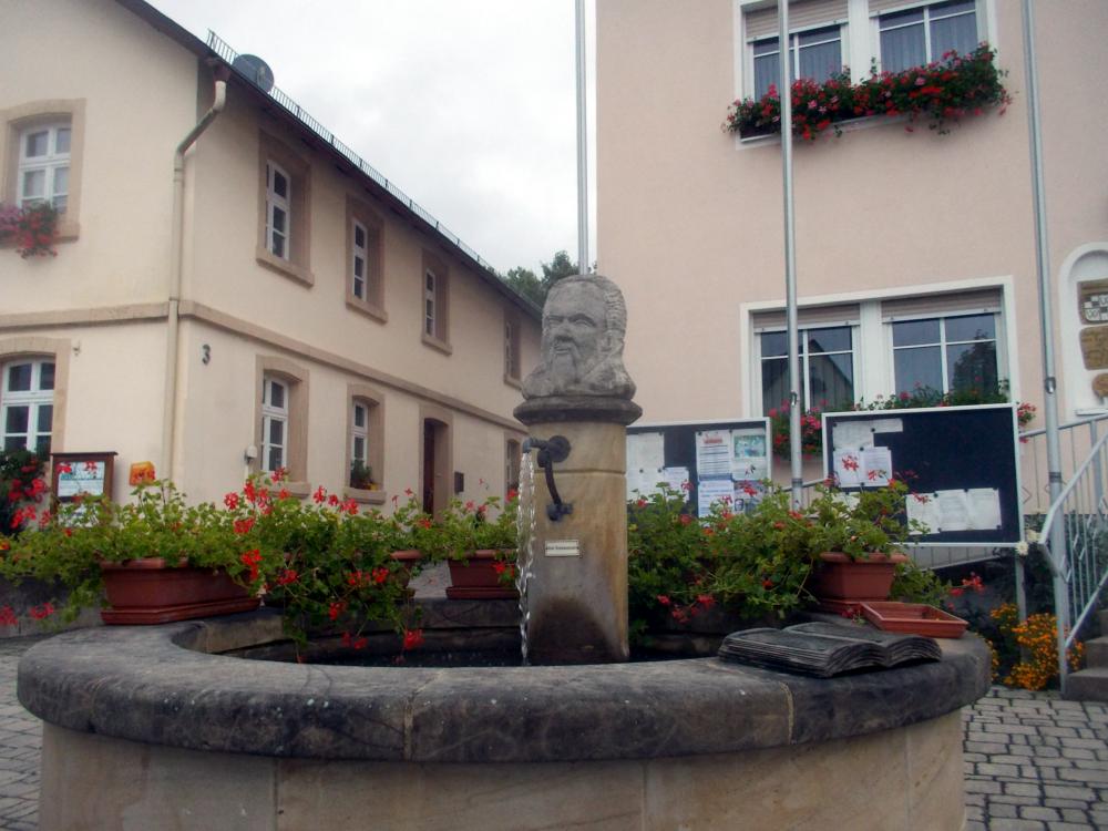 Abb. 13: Friedrich-Taubmann-Brunnen in Wonsees