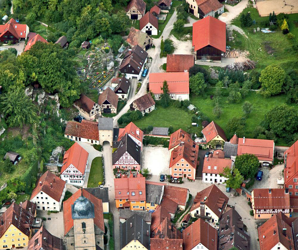 Abb. 24: Östlich an das Stadtgebiet von Betzenstein schließt sich ein Scheunenviertel mit einzelstehenden Gebäuden an.