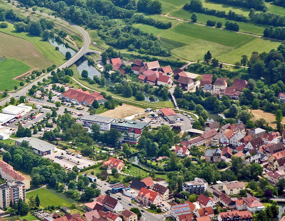 Abb. 25 a: Ebermannstadt besitzt heute zwei größere Scheunenviertel. An der Mühlenstraße, entlang der Wiesent, erstreckt sich das Obere Scheunenviertel.