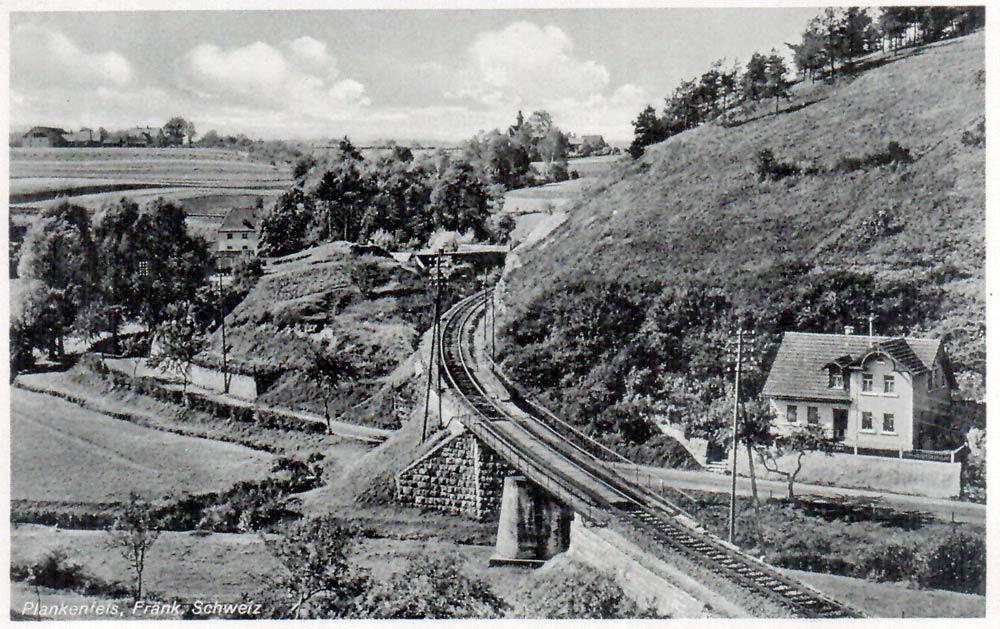 Abb. 3: Die Eisenbahnbrücke über die Truppach in Plankenfels der Bahnlinie Bayreuth–Hollfeld um 1920