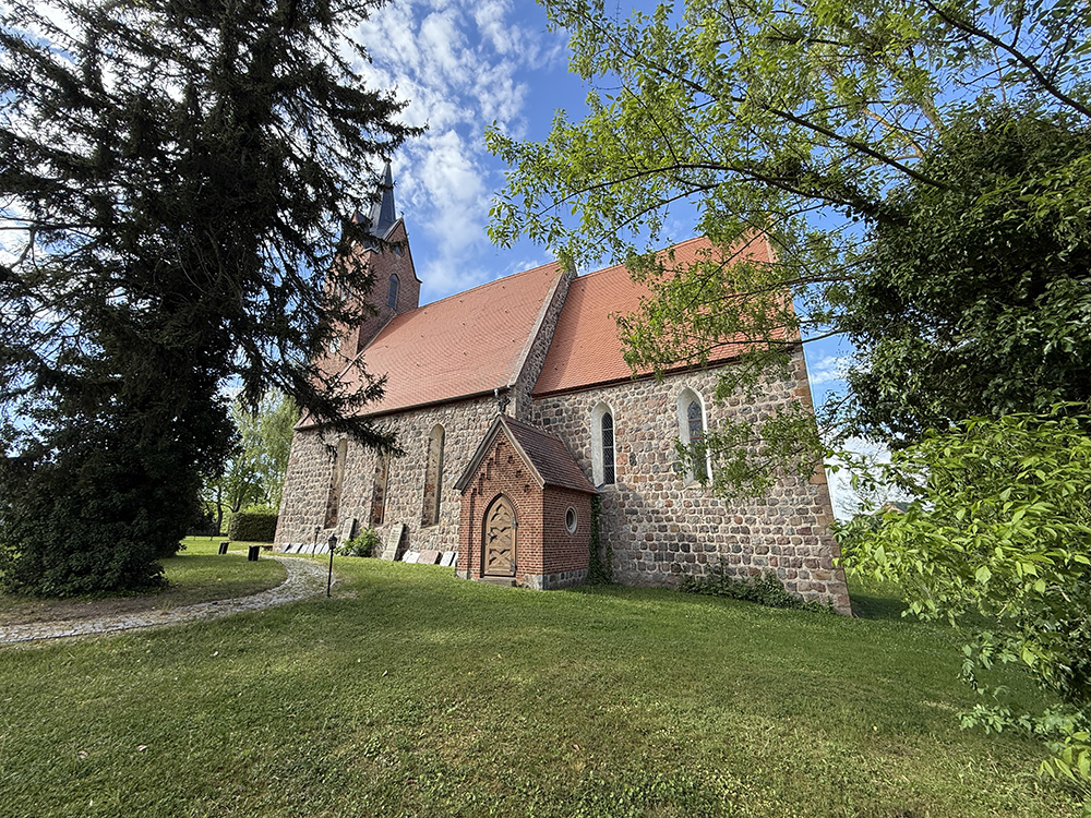 Abb. 2: Güstower Dorfkirche