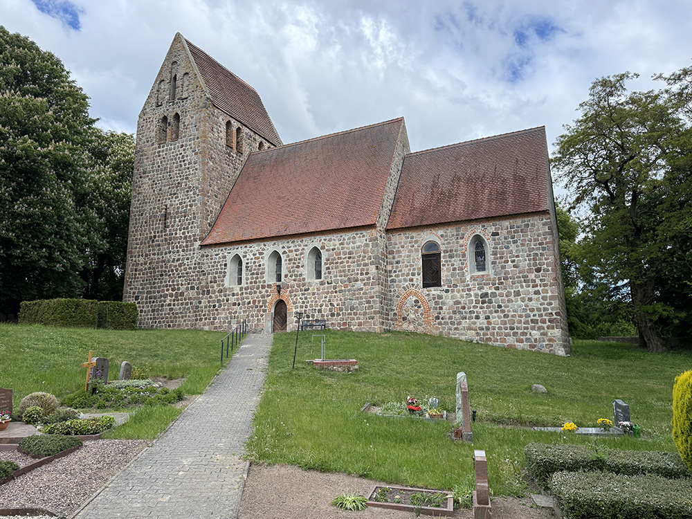 Abb. 4: Dorfkirche in Dedelow