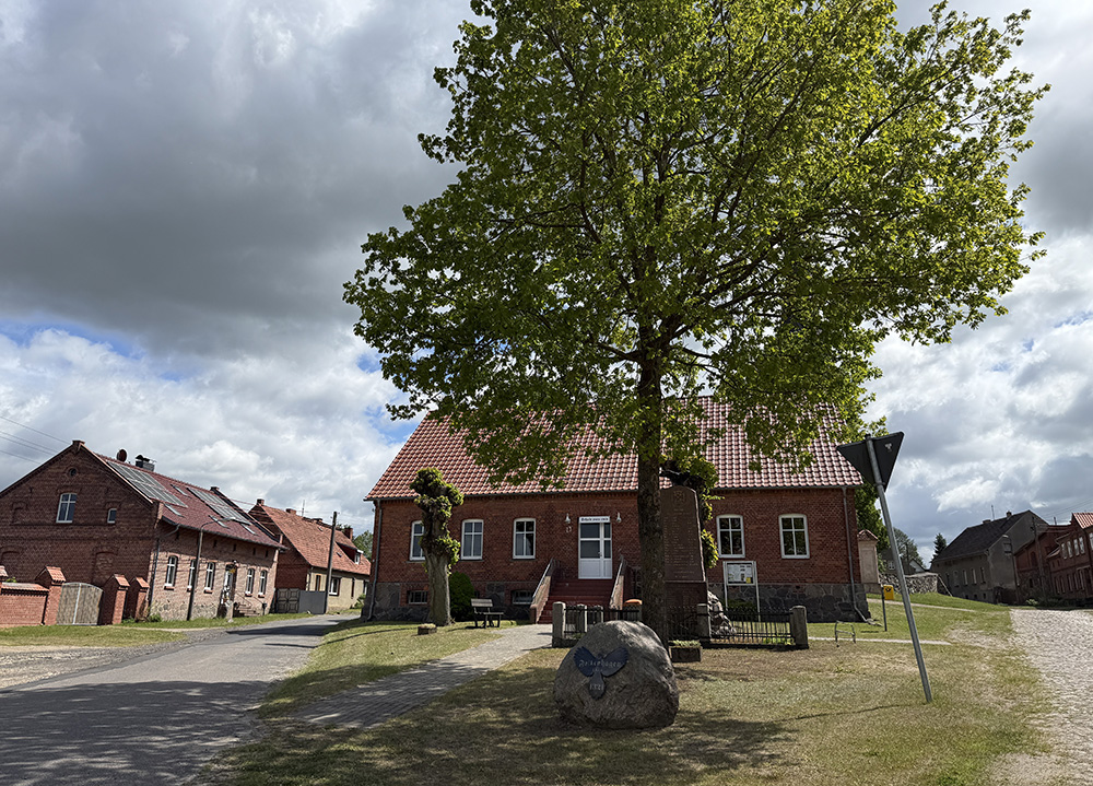 Abb. 2: Straßenangerdorf Falkenhagen