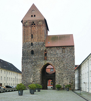 Abb. 9: St. Nikolai, Westbau von Osten aus gesehen.