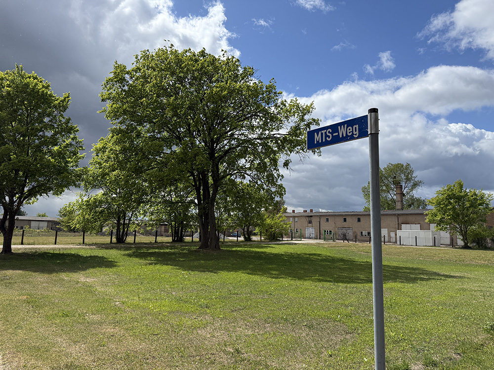 Abb. 2: MTS-Weg in Wittstock, MTS ist die Abkürzung für Maschinen-Traktoren-Station in den kollektivistisch organisierten Agrarwirtschaften.