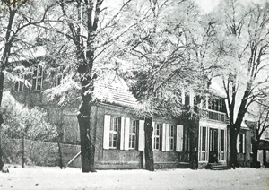 Abb. 101: Gutshaus Ludwigsburg, Hof- und Parkseite, Weihnachten 1944 
