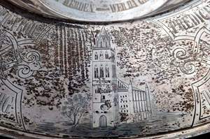 Abb. 110: Die von Johann Wilhelm Keibel aus St. Petersburg 1862 gestiftete Taufschale für die Marienkirche in Pasewalk